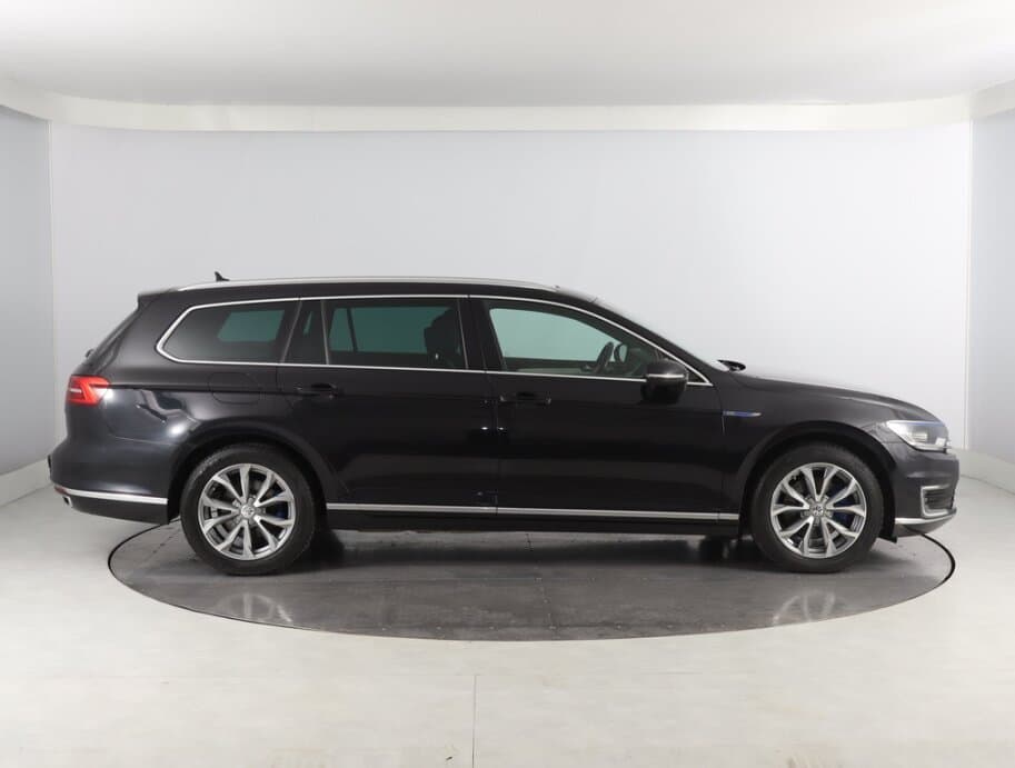 2015 Volkswagen PASSAT - 8