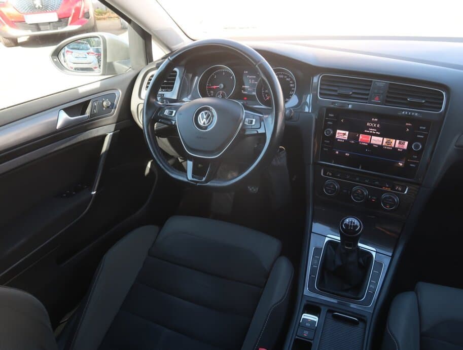 2017 Volkswagen GOLF - 9