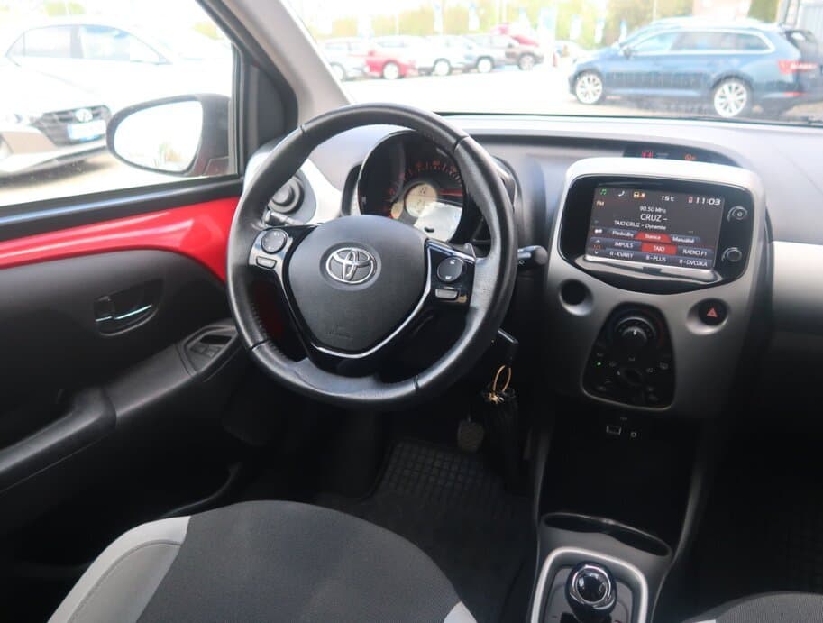 2017 Toyota AYGO - 9