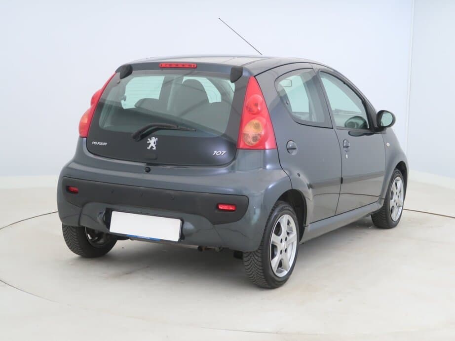 2010 Peugeot 107 - 7