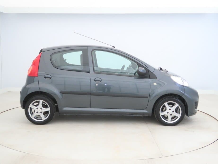 2010 Peugeot 107 - 8