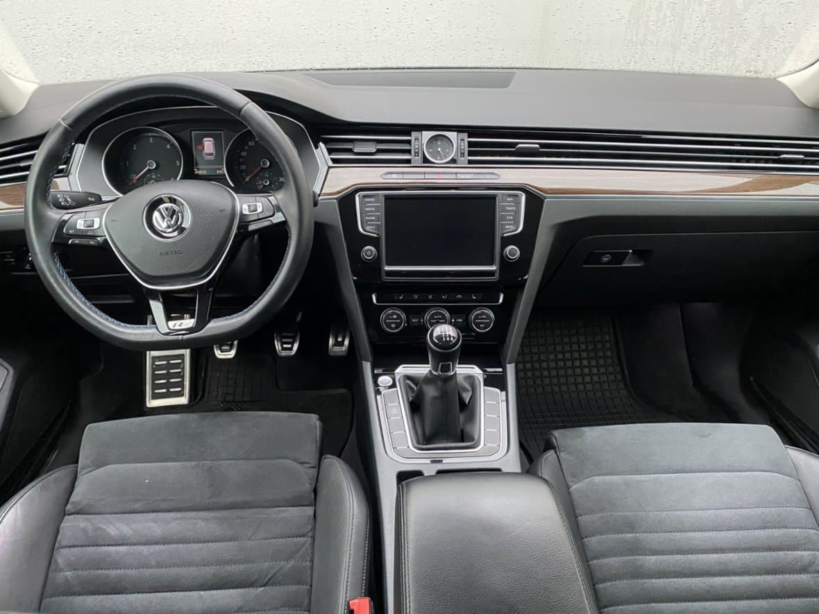 2015 Volkswagen PASSAT - 8