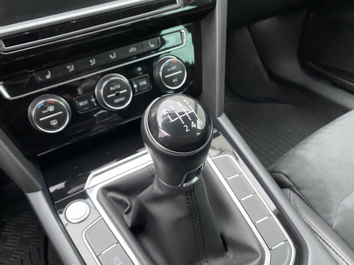 2015 Volkswagen PASSAT - 16