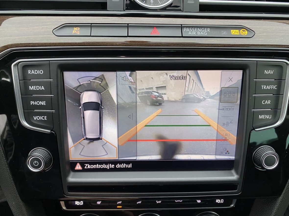 2015 Volkswagen PASSAT - 17