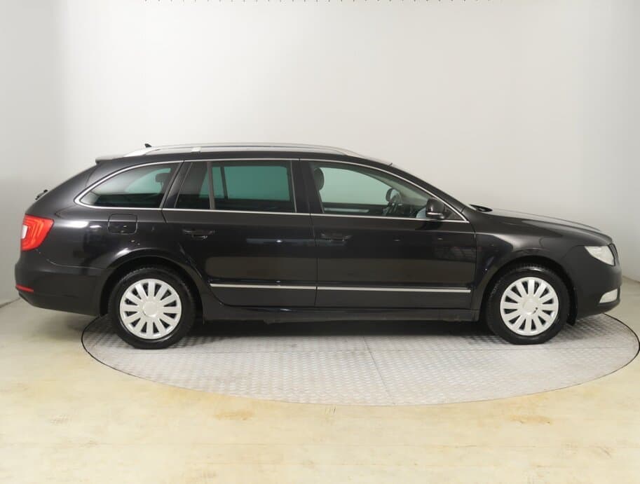 2012 Škoda SUPERB - 8