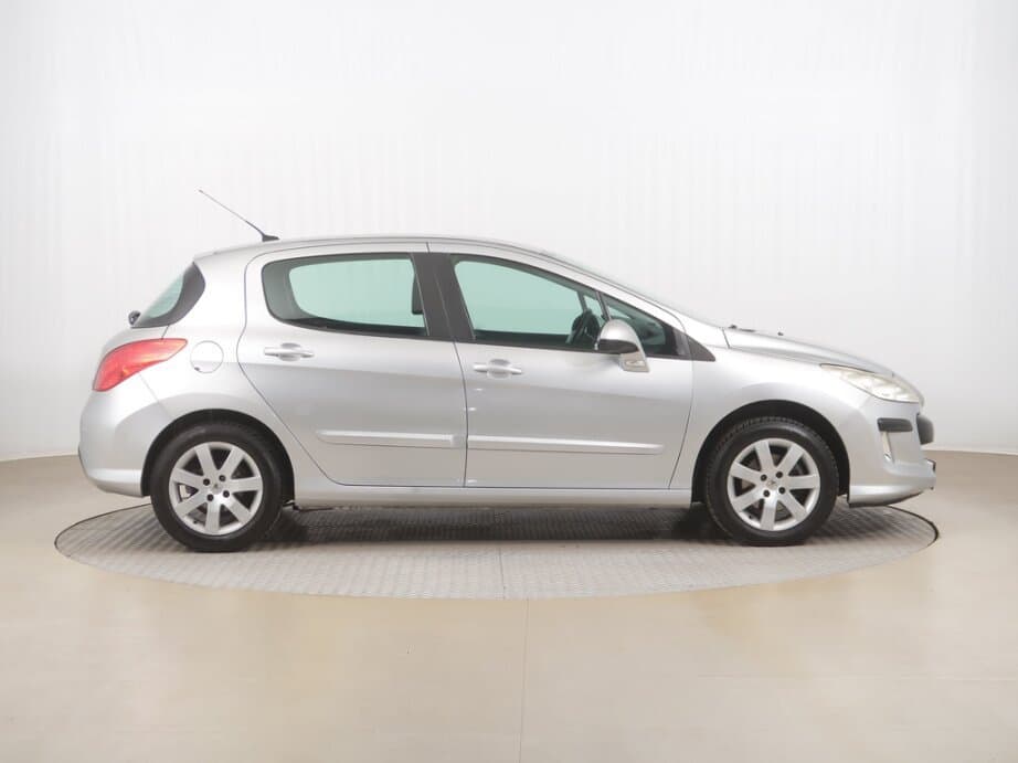 2011 Peugeot 308 - 8