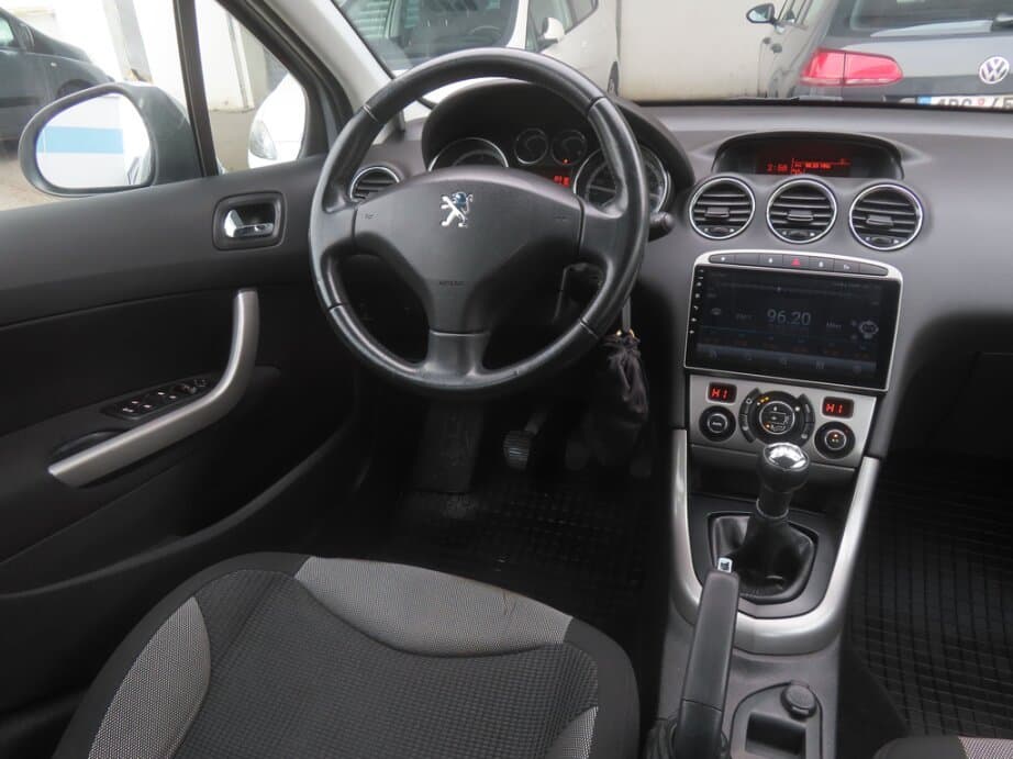 2011 Peugeot 308 - 9