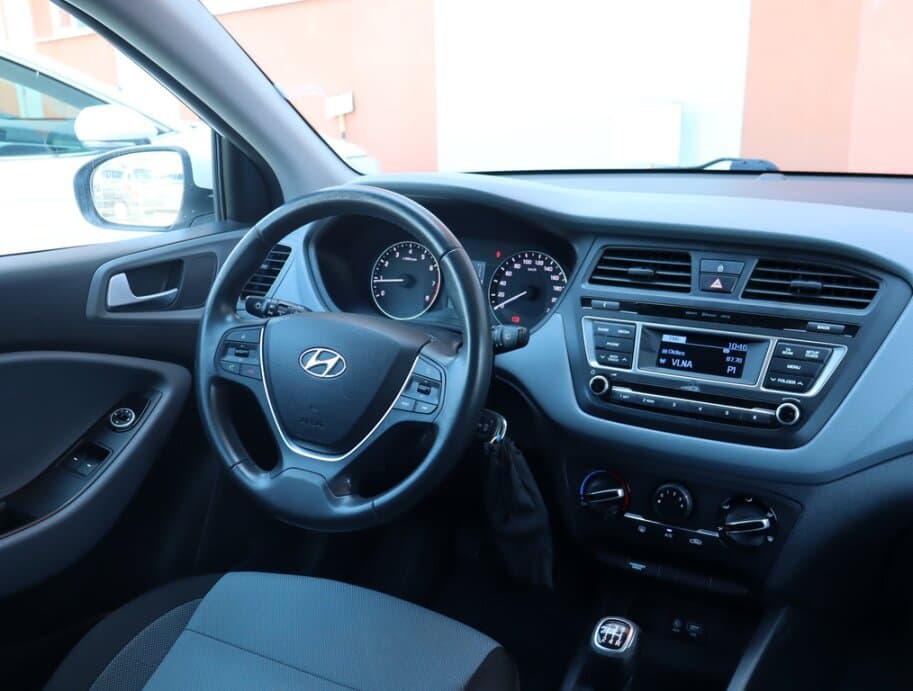 2016 Hyundai i20 - 9