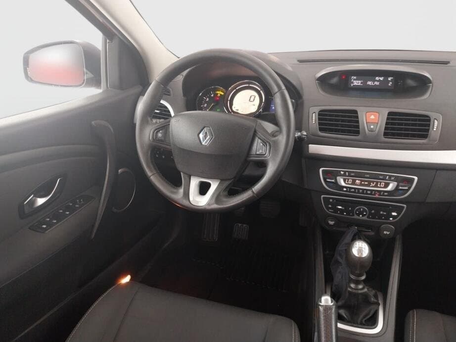 2010 Renault MEGANE - 9