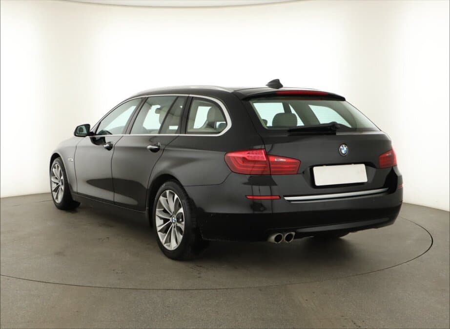 2013 BMW 5-SERIES - 9