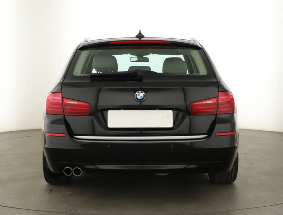 2013 BMW 5-SERIES - 11