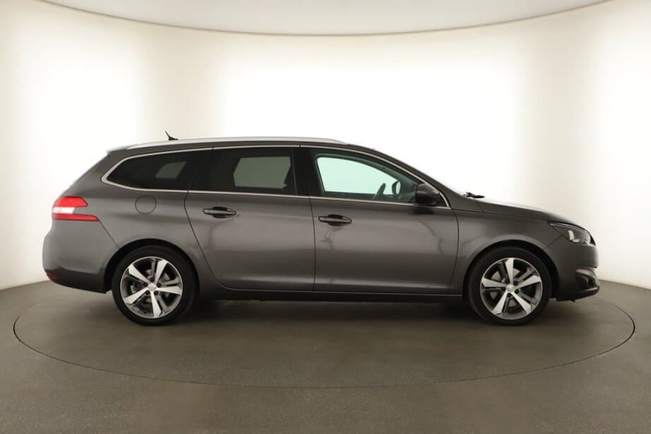 2016 Peugeot 308 - 8