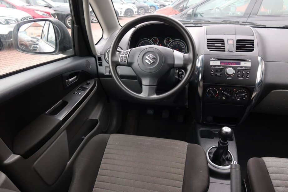 2011 Suzuki SX4 - 9