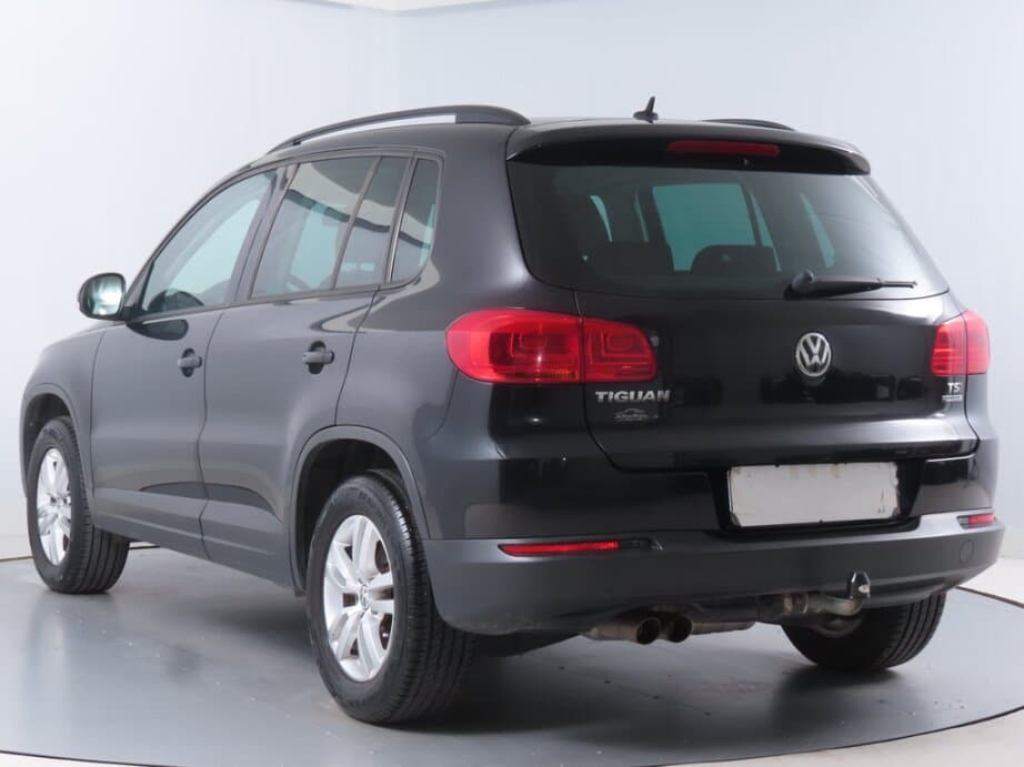 2012 Volkswagen TIGUAN - 5