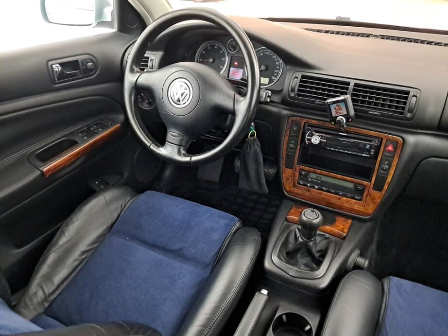 2002 Volkswagen PASSAT - 9