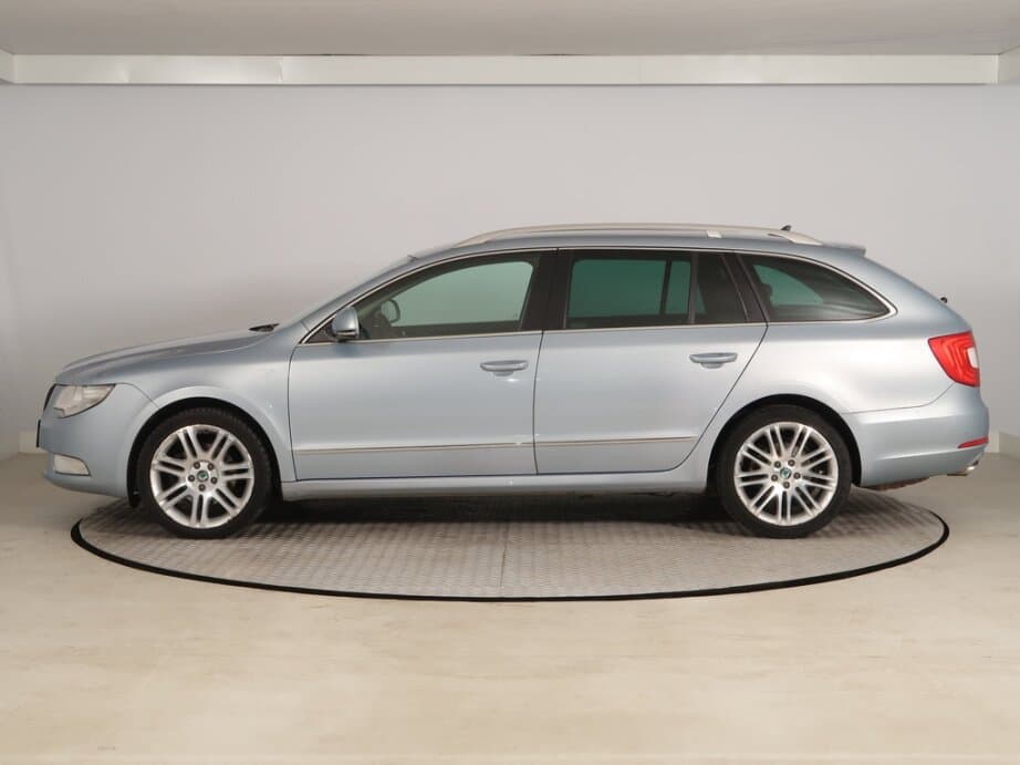 2011 Škoda SUPERB - 10