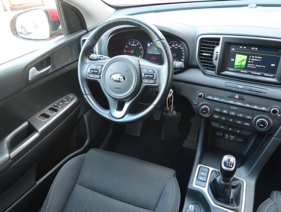 2016 Kia SPORTAGE - 9