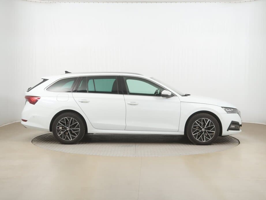 2022 Škoda OCTAVIA - 8