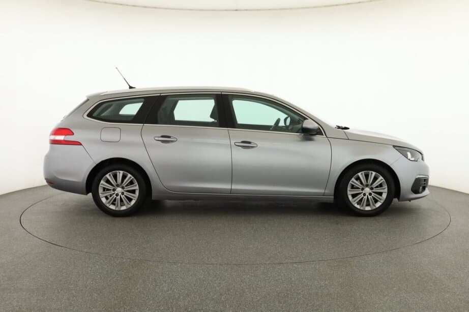 2017 Peugeot 308 - 8