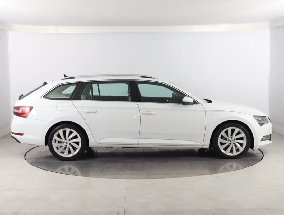2016 Škoda SUPERB - 8