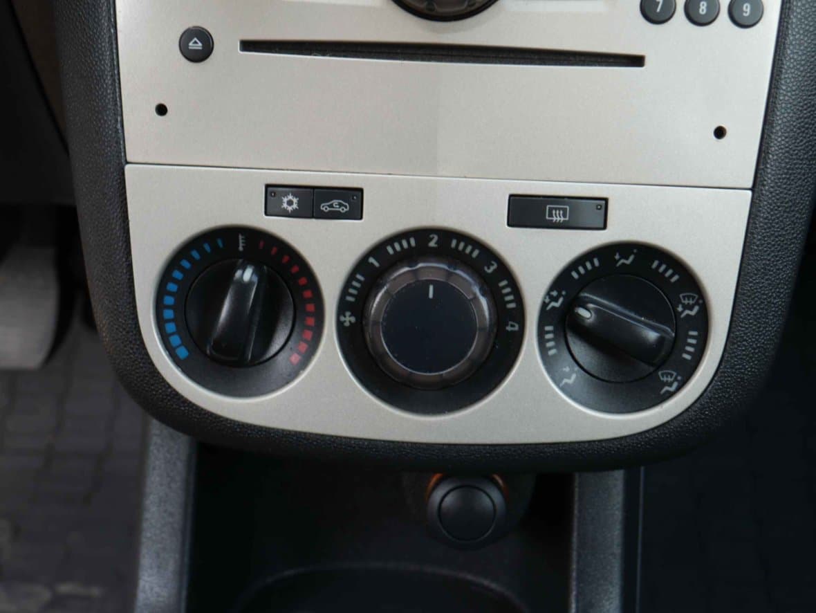 2006 Opel CORSA - 12