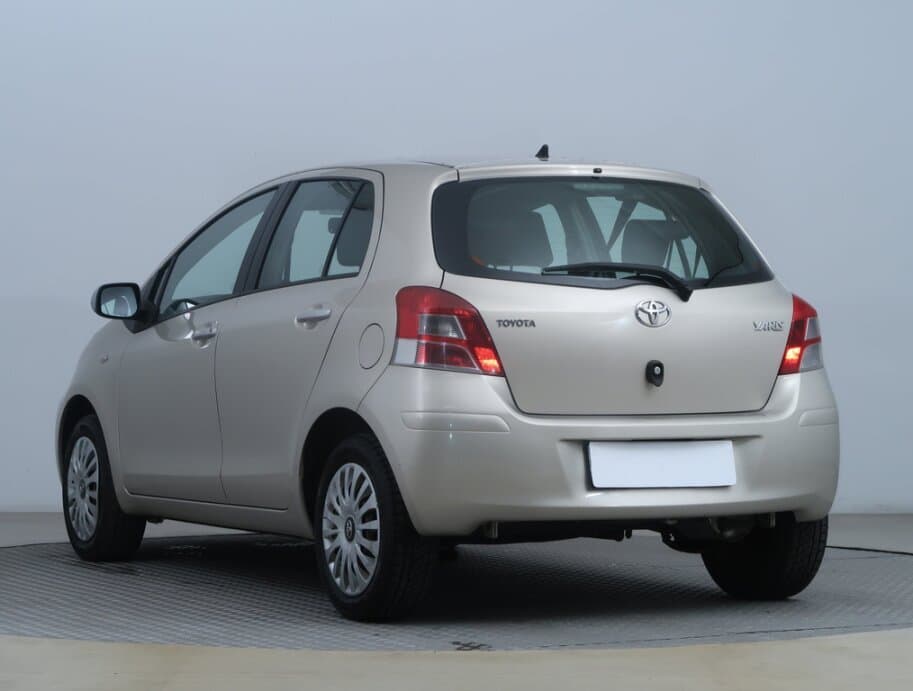 2010 Toyota YARIS - 5
