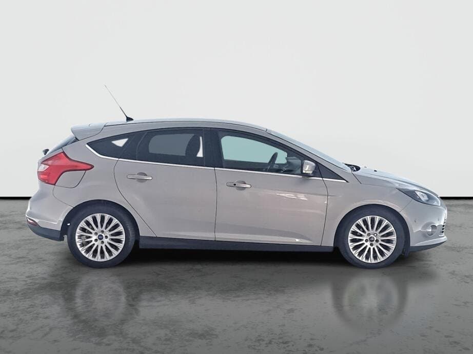 2011 Ford FOCUS - 8