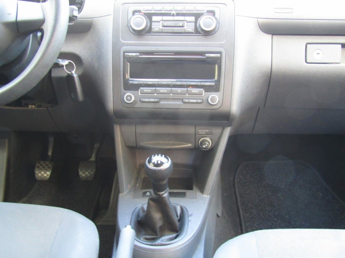 2012 Volkswagen Caddy - 17