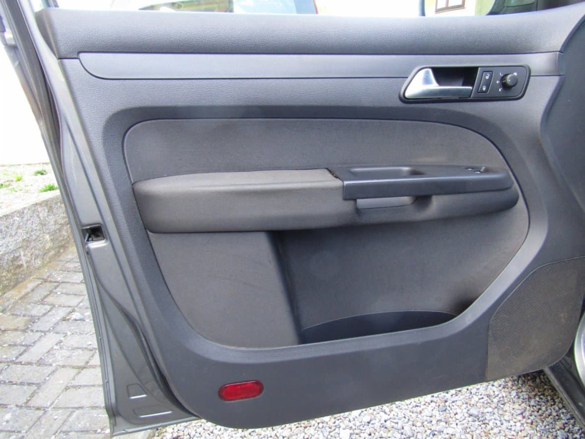 2012 Volkswagen Caddy - 18