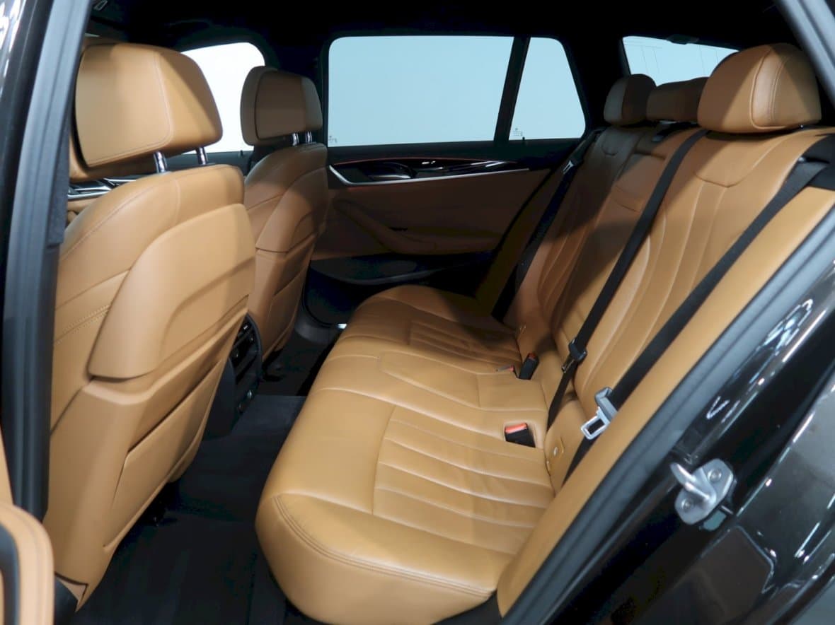 2018 BMW 5-SERIES - 33