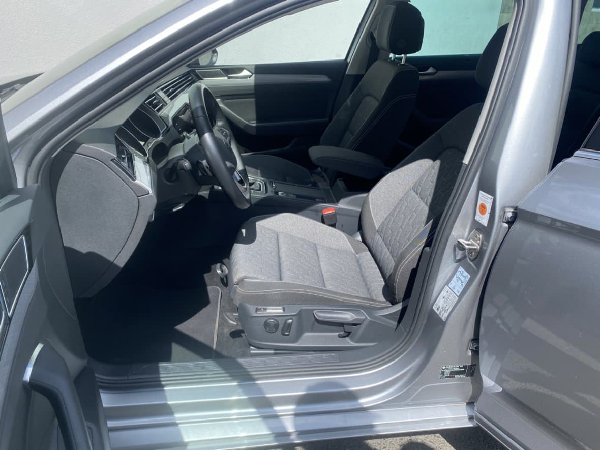 2022 Volkswagen PASSAT - 9