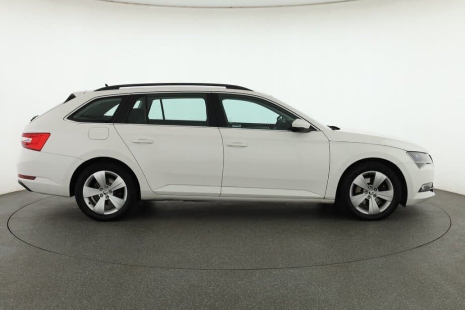 2018 Škoda SUPERB - 8