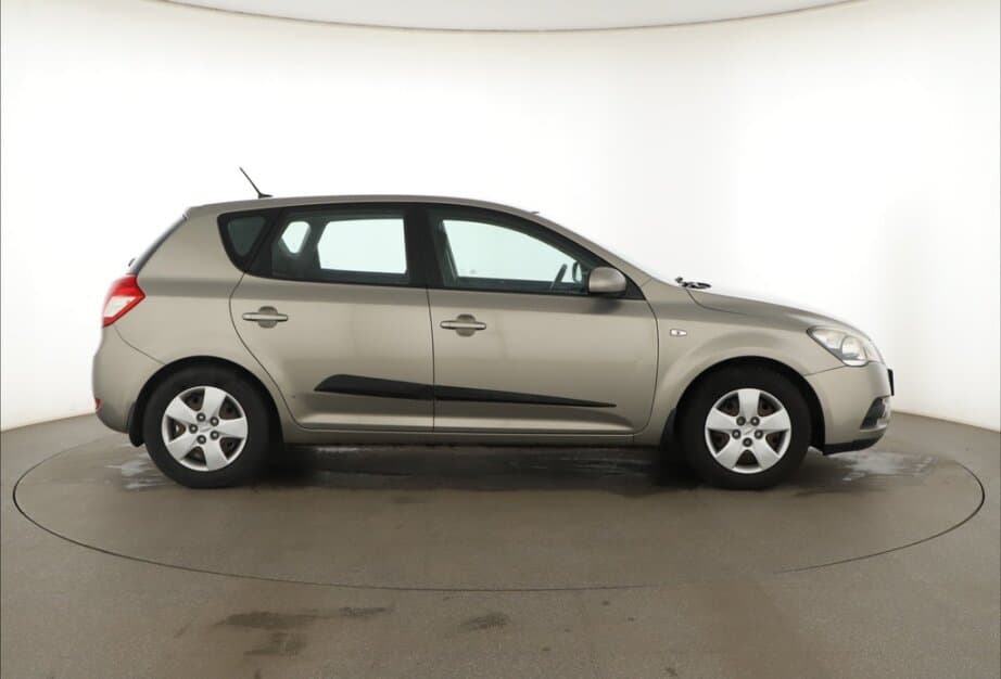 2012 Kia CEE'D - 8