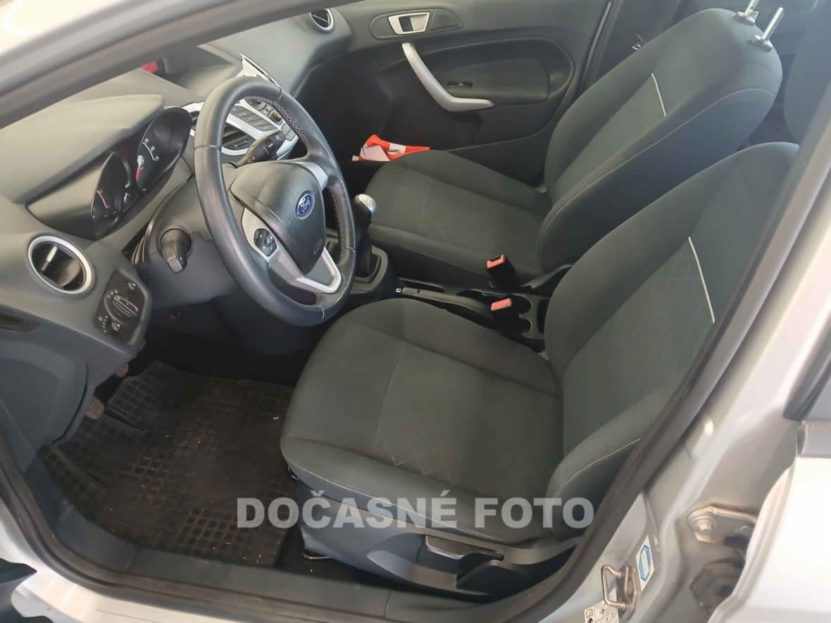 2011 Ford FIESTA - 3