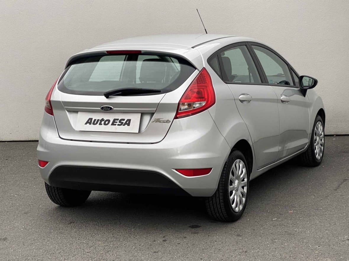 2011 Ford FIESTA - 4