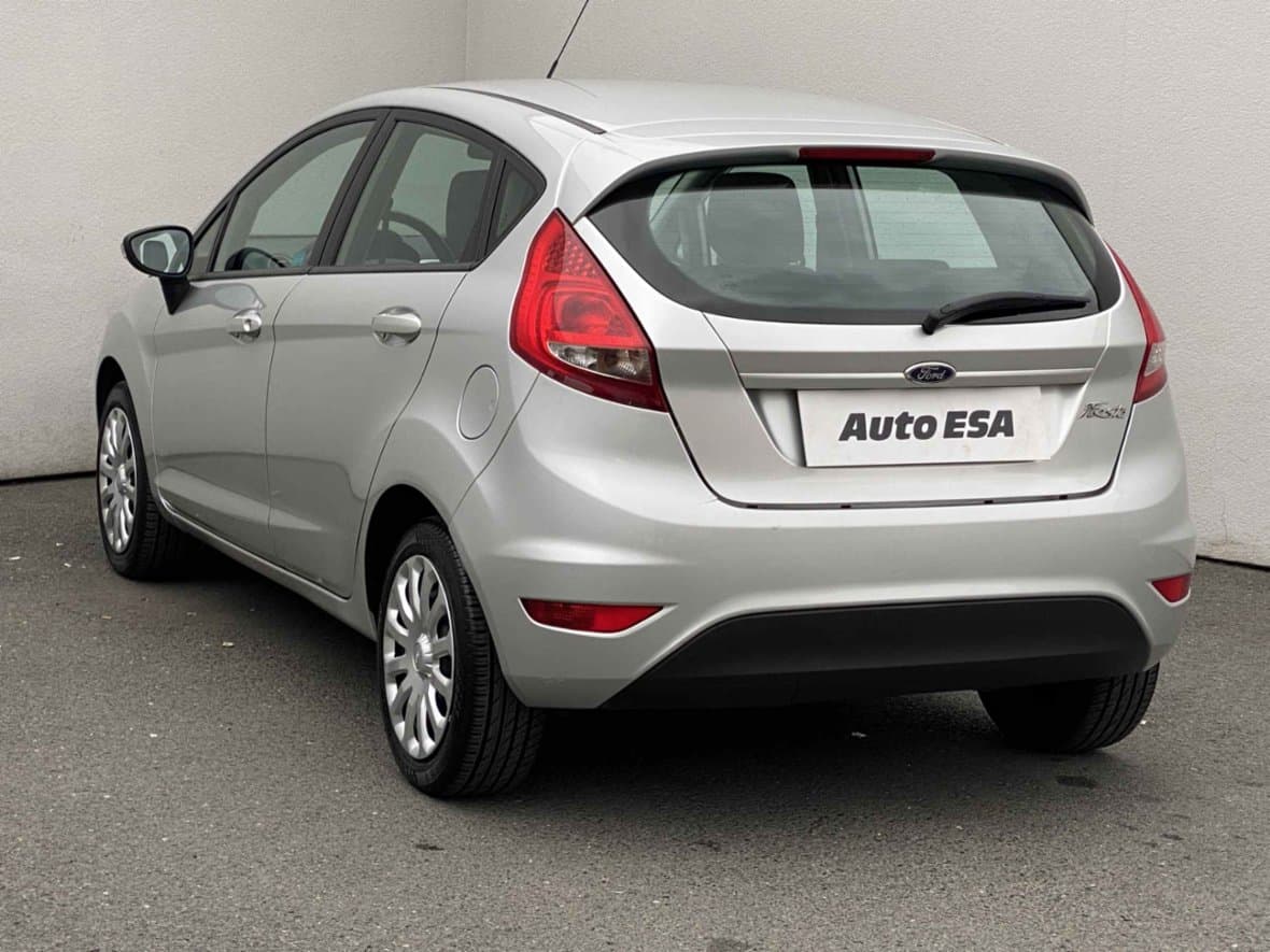 2011 Ford FIESTA - 6