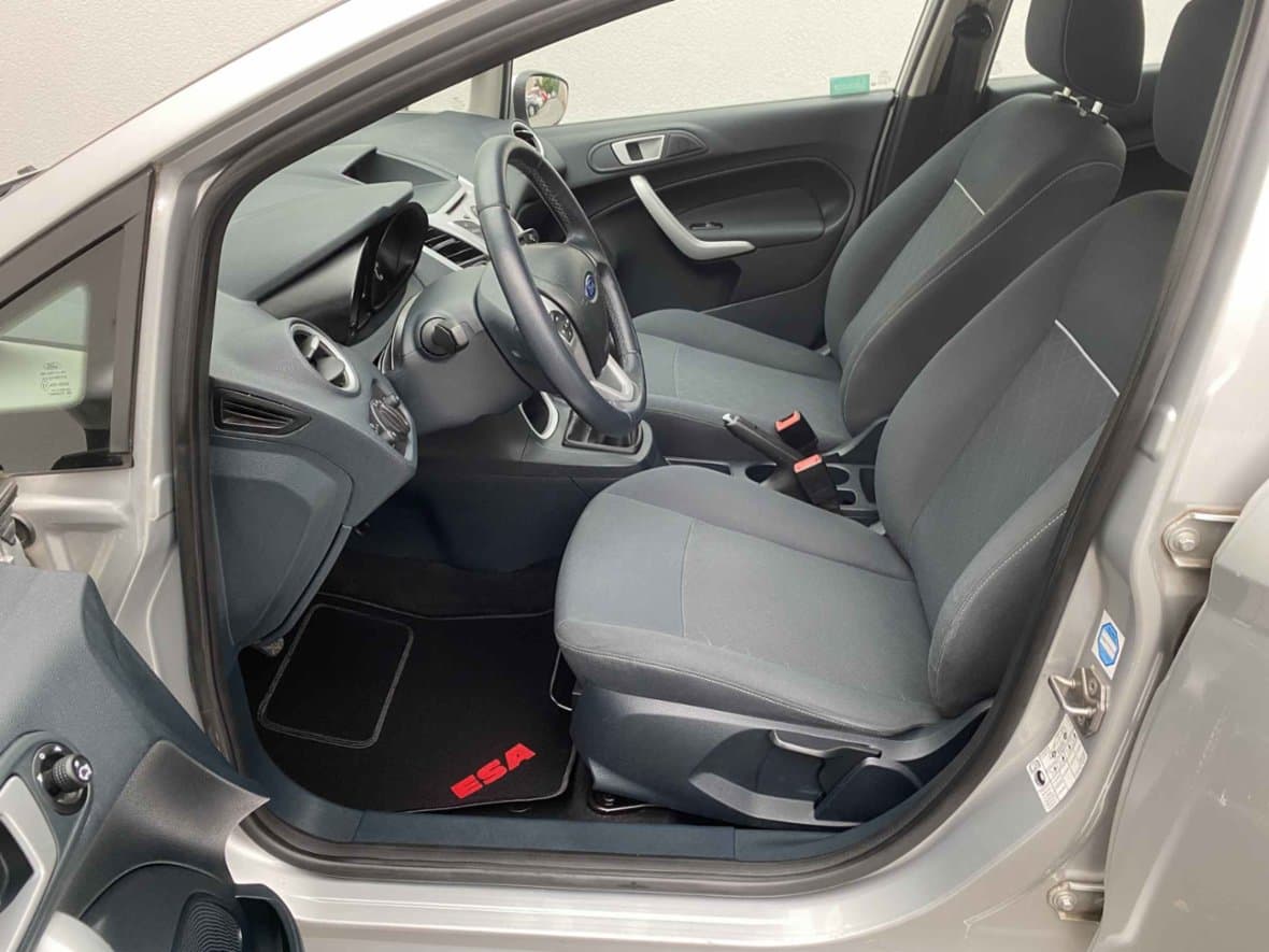 2011 Ford FIESTA - 9