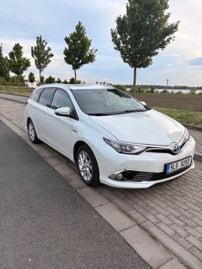 2017 Toyota AURIS - 6