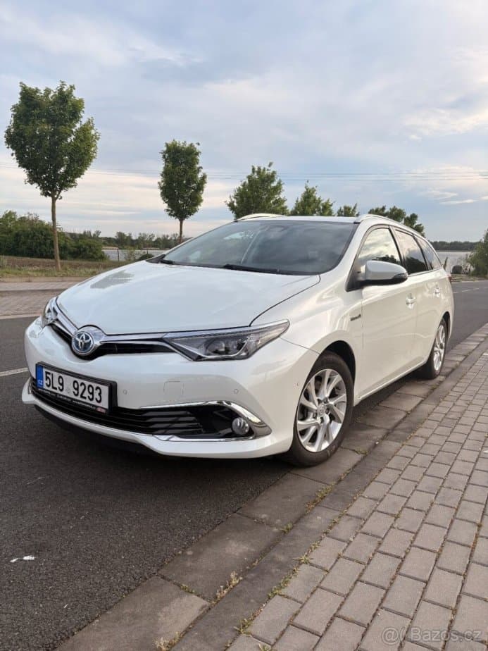 2017 Toyota AURIS - 9
