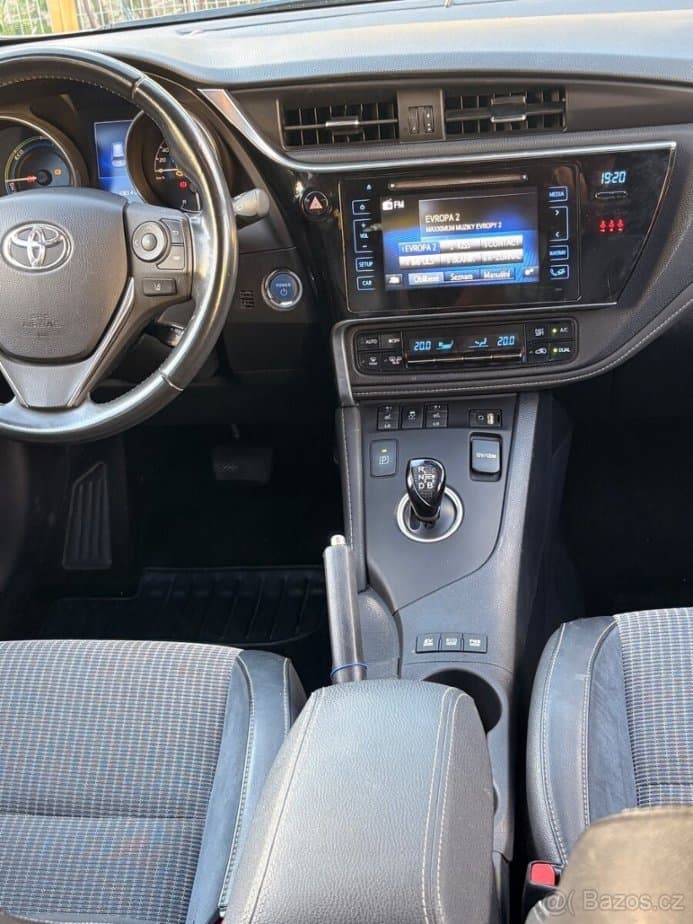 2017 Toyota AURIS - 10