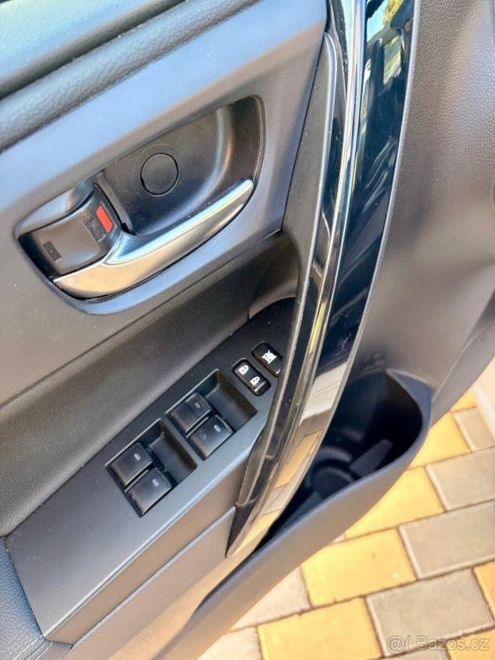 2017 Toyota AURIS - 17