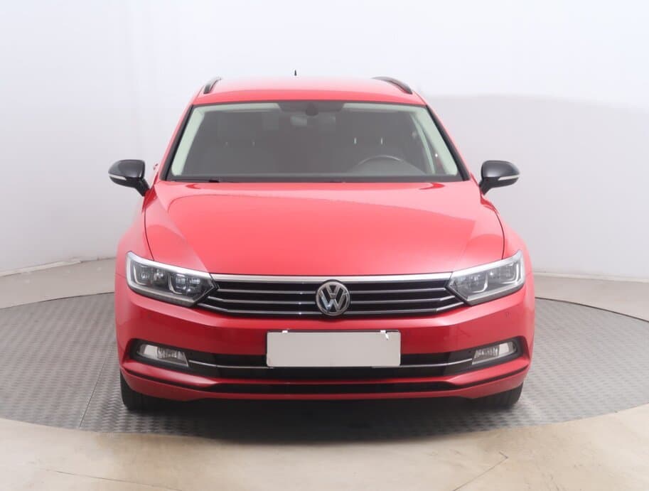 2016 Volkswagen PASSAT - 2
