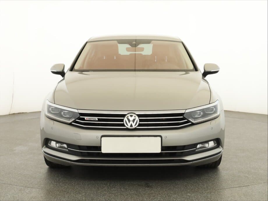 2017 Volkswagen PASSAT - 2