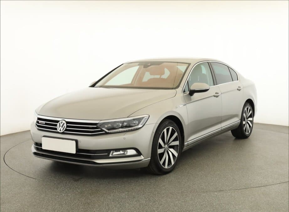 2017 Volkswagen PASSAT - 3