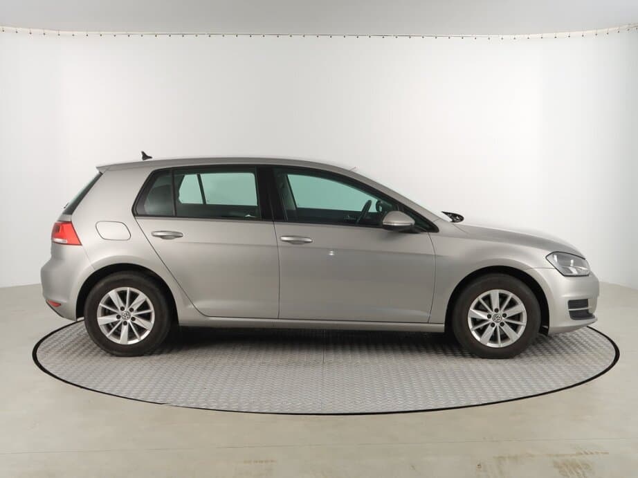 2016 Volkswagen GOLF - 8