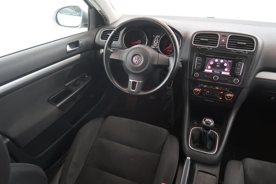 2010 Volkswagen GOLF - 9