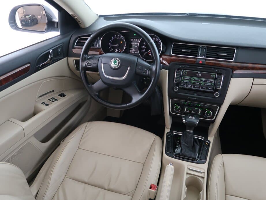 2009 Škoda SUPERB - 9