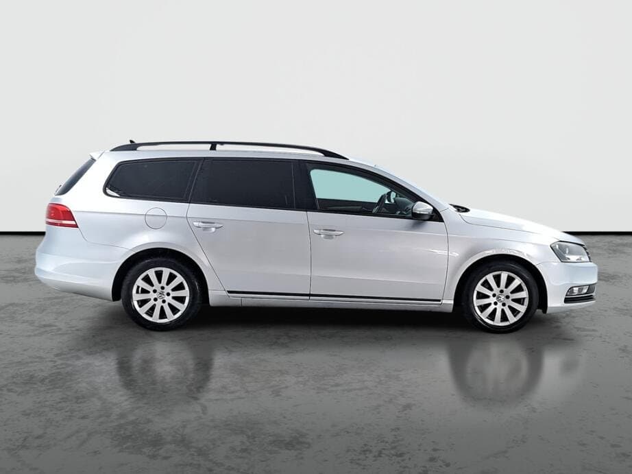 2011 Volkswagen PASSAT - 8