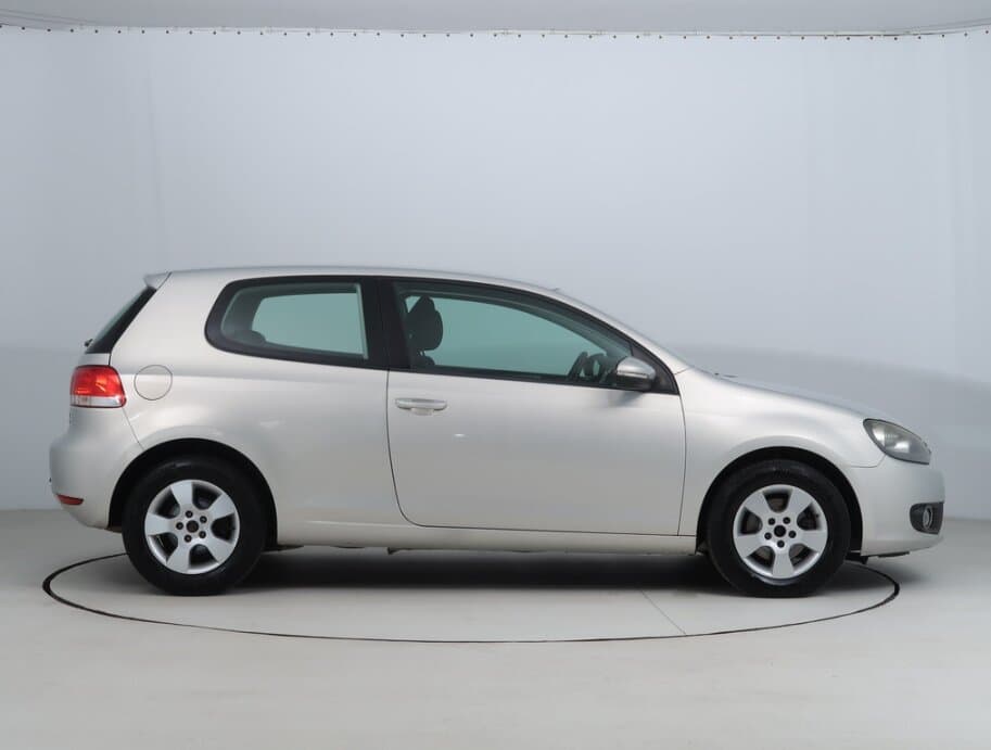 2011 Volkswagen GOLF - 8