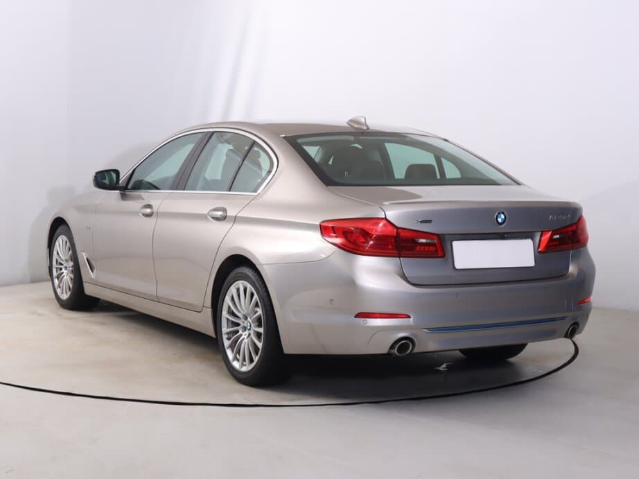 2018 BMW 5-SERIES - 5